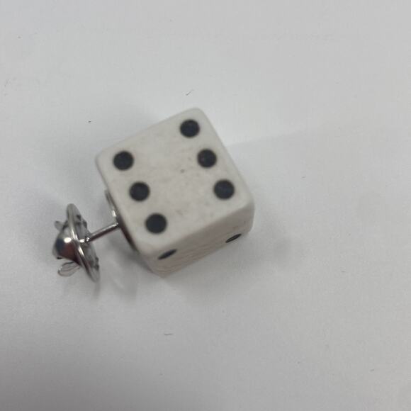 Handmade D&D dice pin - Picture 2 of 6